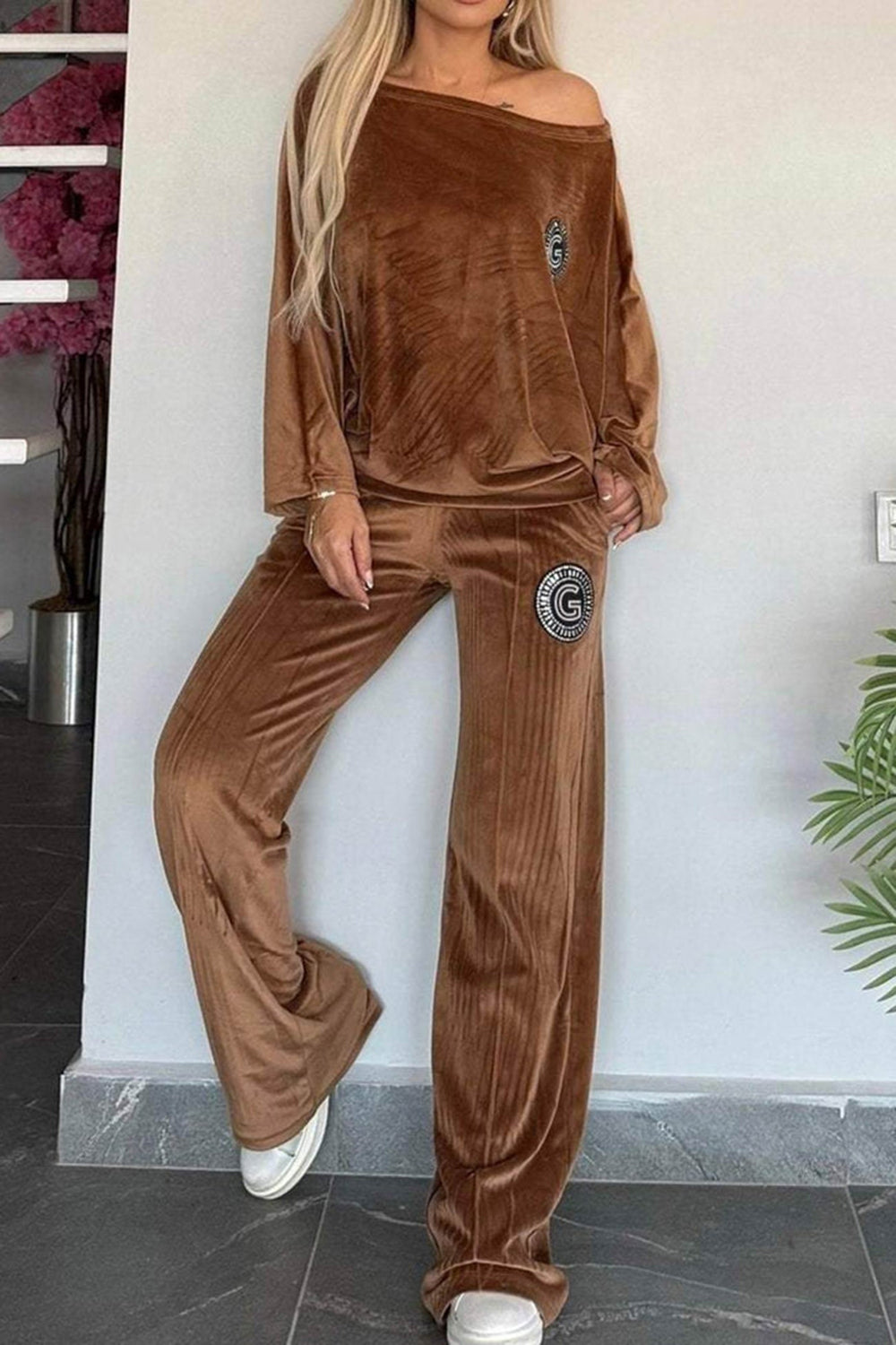 Conjunto de pantalón y blusa de manga larga con cuello barco en talla grande