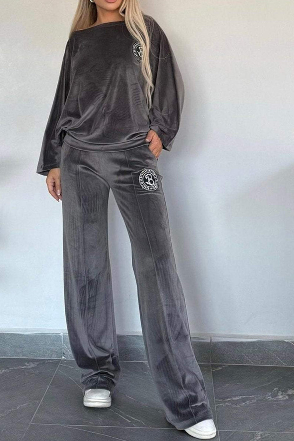 Conjunto de pantalón y blusa de manga larga con cuello barco en talla grande