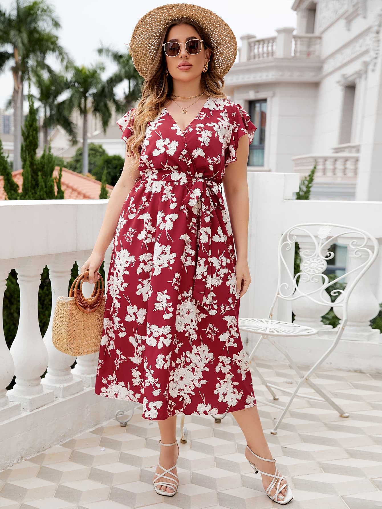 Vestido midi con escote cruzado y lazo en la cintura con estampado floral en talla grande de Honey