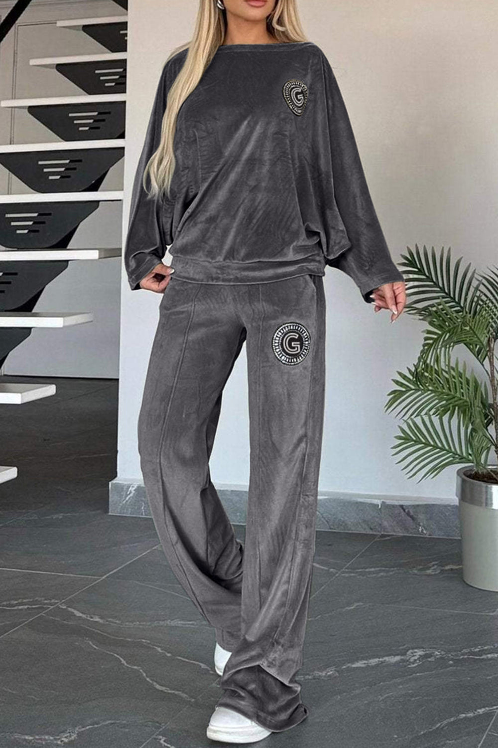 Conjunto de pantalón y blusa de manga larga con cuello barco en talla grande