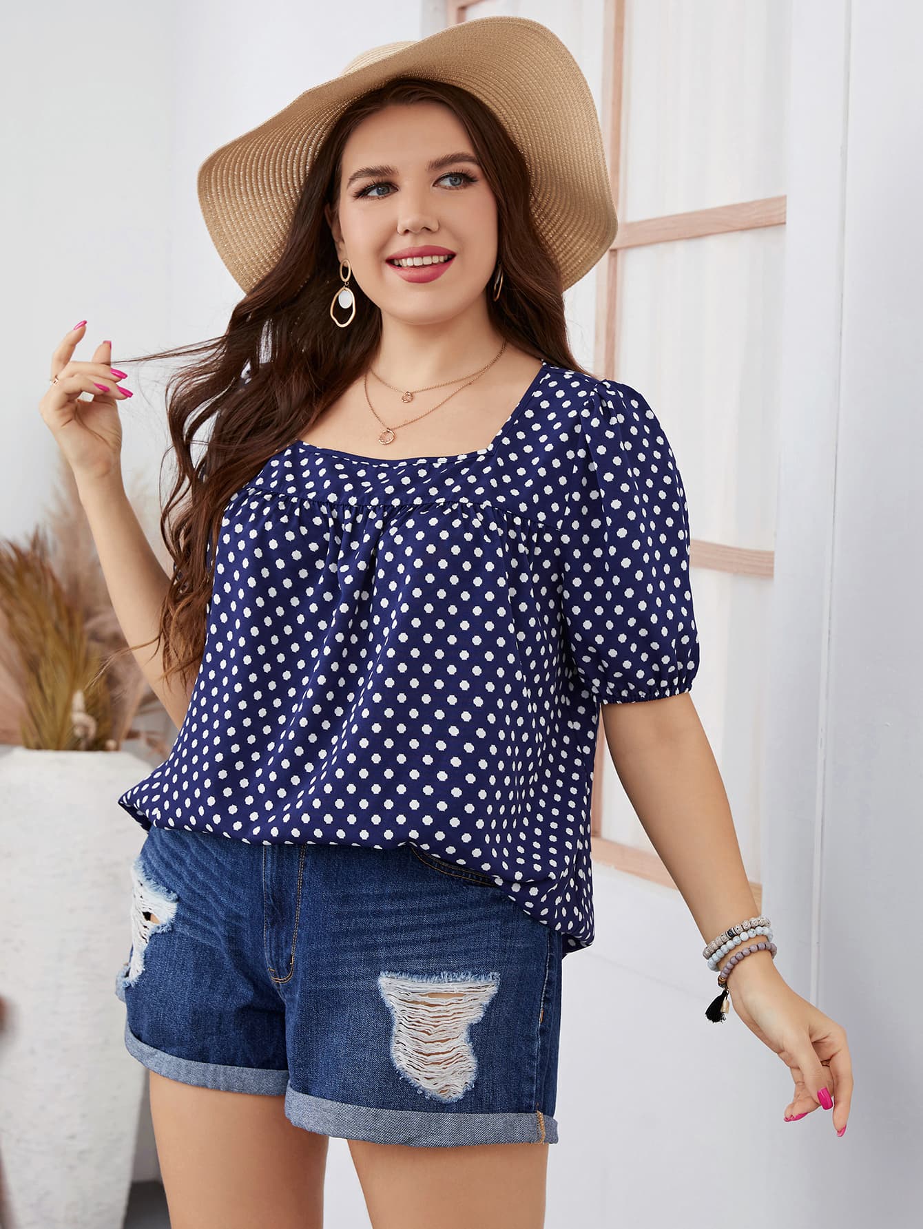 Blusa de lunares con escote cuadrado y talla grande color miel