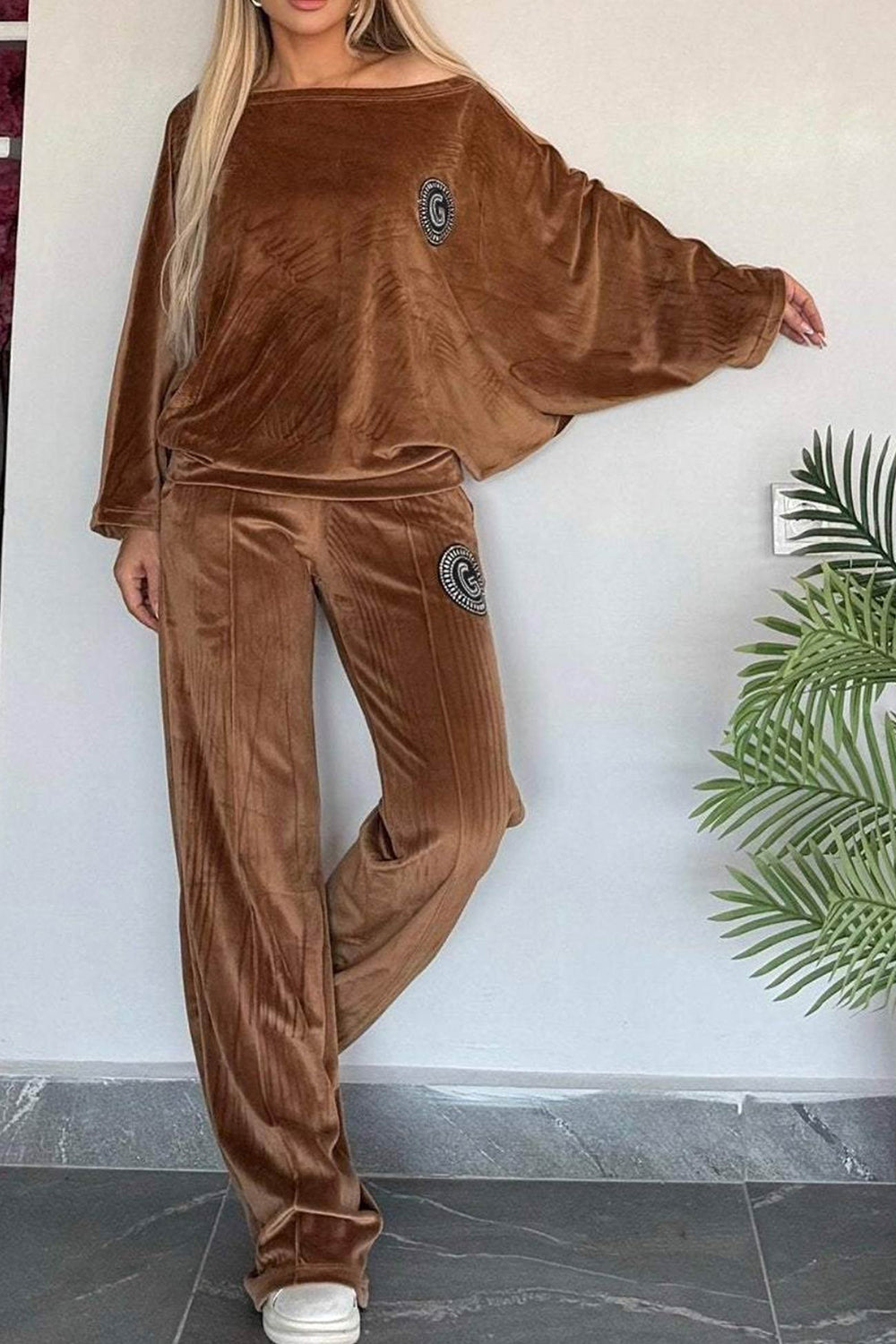 Conjunto de pantalón y blusa de manga larga con cuello barco en talla grande