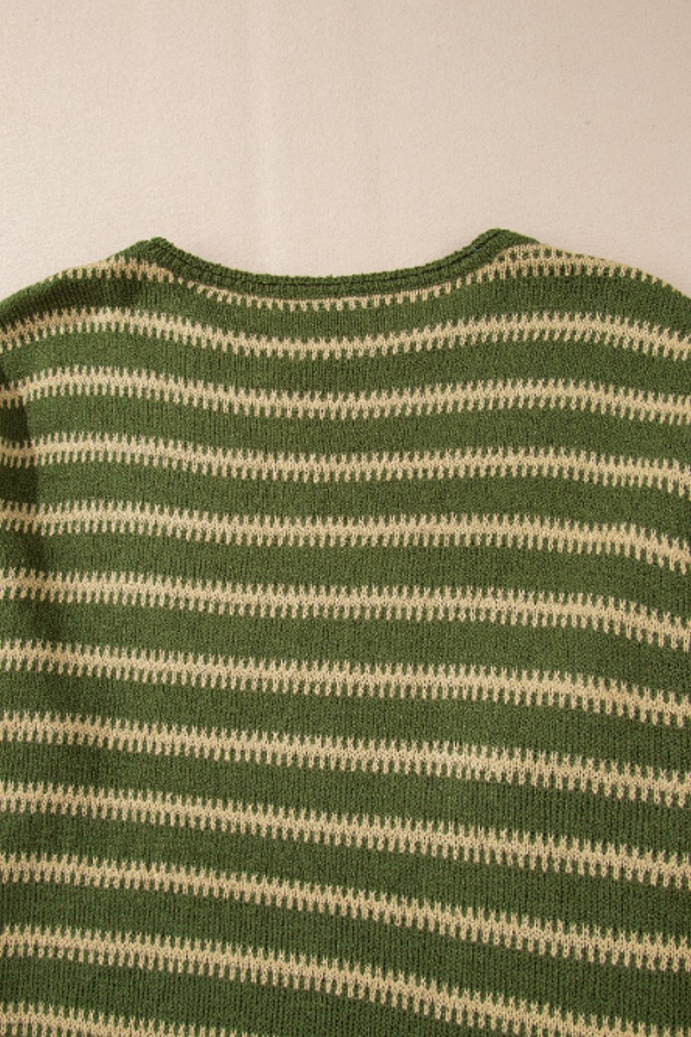 Pull rayé à col rond et épaules tombantes